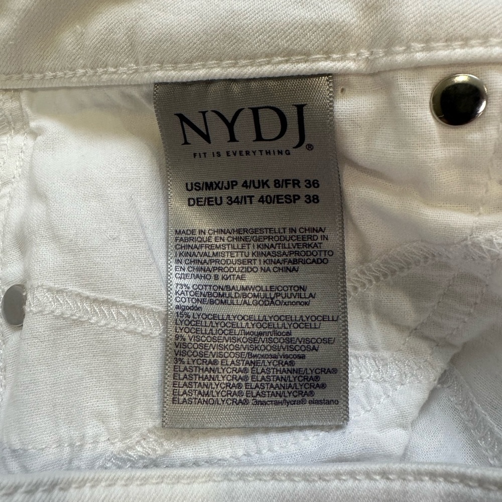 NYDJ. WOMEN. KNEE. PANTS. White Size 4 - Picture 4 of 8